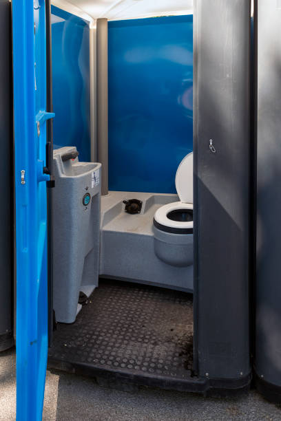 Portable Toilet Options We Offer in Lauderdale Lakes, WI