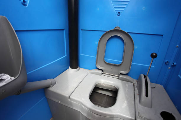 Best Portable restroom trailer rental  in Lauderdale Lakes, WI