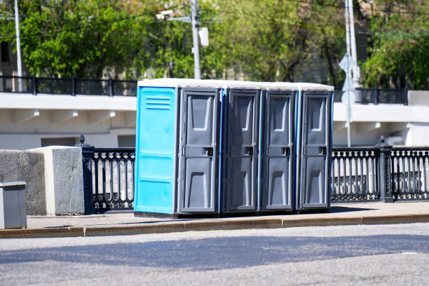 Best Porta potty rental near me  in Lauderdale Lakes, WI