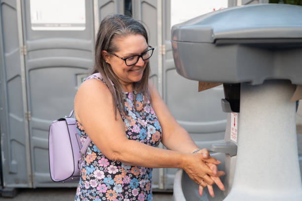 Best Handicap porta potty rental  in Lauderdale Lakes, WI